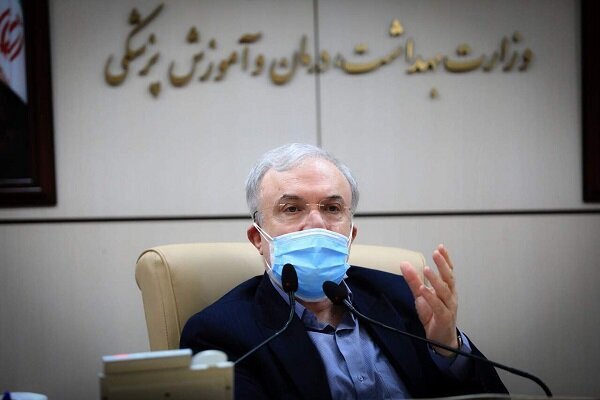 وزیر بهداشت: هشت ماه است التماس می‌کنیم که مریض نشوید